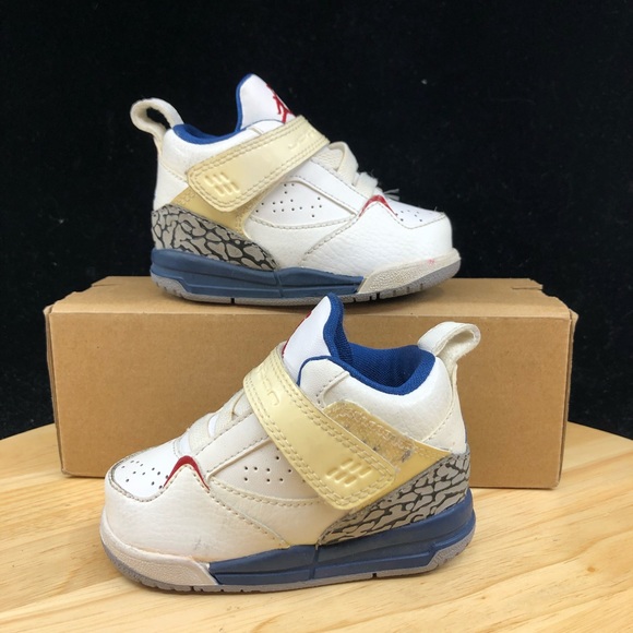 Jordan Other - Baby jordan 3 size 4c white/navy elephant print